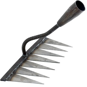 Outil agricole <span class=keywords><strong>manuel</strong></span>, râteau robuste pour éliminer les mauvaises herbes du jardin, désherbeur <span class=keywords><strong>manuel</strong></span> en métal, râteau tout en acier, <span class=keywords><strong>scarificateur</strong></span>, râteau à gazon, râteau à terre - Product Image 3