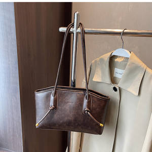 Sac vintage de haute qualité grande capacité pour femmes, nouvelle collection automne/hiver 2026, sac bandoulière et sac fourre-tout décontracté pour affaires - Product Image 1