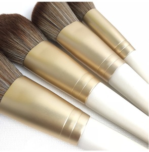 ชุดแปรงแต่งหน้ามืออาชีพ 13 ชิ้น สำหรับ<span class=keywords><strong>ทา</strong></span><span class=keywords><strong>หน้า</strong></span>และคอนซีลเลอร์ ด้ามไม้ ขนแปรงสังเคราะห์ พกพาสะดวก พร้อมโลโก้สั่งทำ - Product Image 3