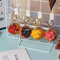 Porte-clés en résine 3D, pendentif gâteau aux fruits simulé, mini-dessert, breloque mignonne en forme de nourriture pour sac à main, petit cadeau, vente en gros