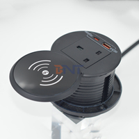 UK Plug Standard 10A évalué IP44 chargeur sans fil prise de bureau multicouche prise de courant USB cachée œillet intégré sans fil