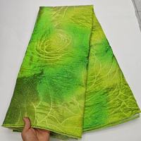 Dernier tissu en dentelle jacquard brodé coloré à prix réduit