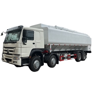 Camión de Transporte de Alimentos a Granel para Granjas Avícolas SINOTRUK HOWO 8x4 con Tornillo Hidráulico para Granos - Product Image 3
