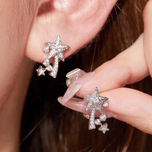 Orecchini E4032 in Oro Bianco con Diamanti Taglio Brillante Rotondo, Eleganti per Uso Quotidiano Femminile - Product Image 3