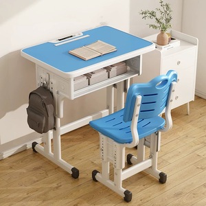 Escritorios y <span class=keywords><strong>sillas</strong></span> <span class=keywords><strong>de</strong></span> plástico con altura ajustable para estudiantes, utilizados en aulas escolares. - Product Image 3