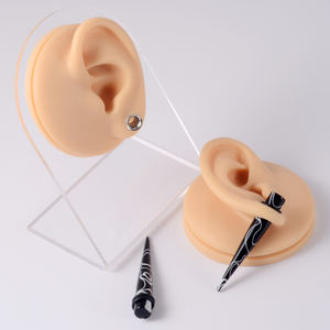 Мягкая силиконовая модель уха с перфорированной прозрачной витринной стойкой, модные ювелирные изделия, пирсинг, силиконовая базовая модель пирсинга - Product Image 2