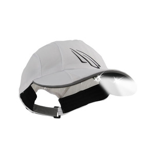 Gorra Deportiva Personalizada Powercap, Transpirable, de Poliéster Ligero, de Secado Rápido, con Luz LED, para Correr por Senderos - Product Image 1