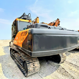 Excavatrice sur chenilles Hyundai Robex 220LC-9S 2023 d'occasion avec une capacité de godet de 0,92 m³, un poids opérationnel de 21,9 tonnes et un moteur Hyundai. - Product Image 1
