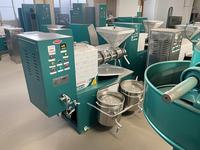 Presse à huile industrielle commerciale d'extraction d'huile à chaud et à froid de graines de figue de barbarie de maïs d'olive de soja de sésame de palmiste