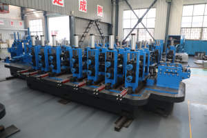 Macchina Industriale per la Produzione di Tubi in Acciaio al Carbonio, Linea di Produzione con Saldatura ad Alta Frequenza, Motore PLC, Facile Utilizzo, Cina - Product Image 6
