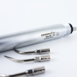 Herramienta de limpieza dental neumática de 4 orificios de alta frecuencia para eliminar sarro dental con certificación CE - Product Image 3