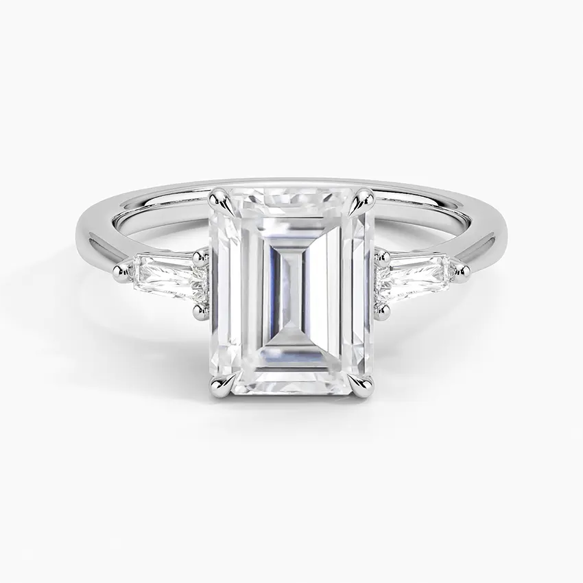 customized 18k white gold lab grown diamond Emerald cut cvd ring jewelry for women