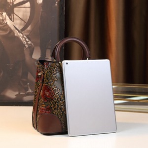 <span class=keywords><strong>Sac</strong></span> seau gravé à épaule unique pour femmes d'âge moyen rétro européennes et américaines - Product Image 3