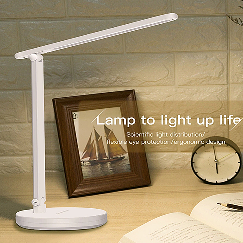 Amazon vente chaude pliable multidirectionnel rotation lampes de bureau USB de charge capteur tactile A MENÉ des lampes de table