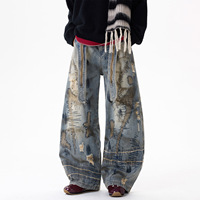 Jeans pour hommes en denim délavé, coupe Scimitar à jambe large, brodés, effet usé