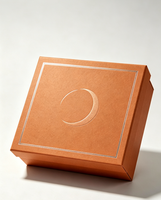 Boîte cadeau rigide écologique de luxe réutilisable avec motif de croissant de lune en relief, boîte en papier rigide personnalisée avec feuille d'argent pour cosmétiques