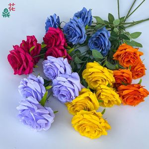 Rose artificielle en soie à quatre têtes, bordure bouclée, décoration de mariage, bouquet de roses réalistes - Product Image 2