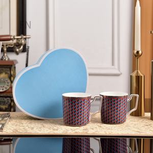 Tasse en céramique de porcelaine fine à motif stéréoscopique classique de luxe, la plus vendue, avec anse plaquée or, écologique, isotherme chaud/froid - Product Image 4