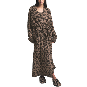 تخفيضات هائلة جديد الشتاء نصف المخملية رداء حمام سميكة النساء الكلاسيكية ليوبارد طباعة فاخرة مخصصة الفانيلا ملابس دافئة - Product Image 1