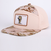 Casquettes Hip Hop Snapback personnalisées à 7 panneaux avec logo brodé et imprimé d'arbre, chapeau imperméable à l'eau découpé au laser perforé Camo Snapback