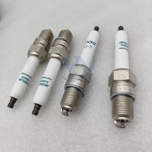 อะไหล่เครื่องจักรก่อสร้าง หัวเทียนเครื่องยนต์ GI3-5/067800-8440 ทดแทน GI3-1 GI3-3 GI3-5 คุณภาพเทียบเท่า OEM หัวเทียนเครื่องกำเนิดไฟฟ้า - Product Image 1