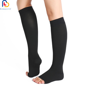 Chaussettes de compression graduées pour les jambes gonflées Compports Custom logo Lady Knee High Varicose Vein 20-30 Mmhg - Product Image 2