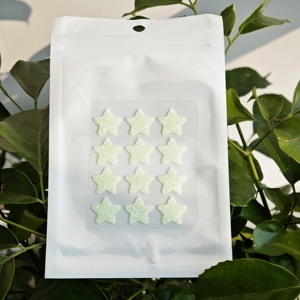 Parches <span class=keywords><strong>para</strong></span> espinillas en forma de estrella, hidrocoloides, brillantes, nuevos, veganos, libres de crueldad animal, sin parabenos, a base de plantas naturales. - Product Image 1