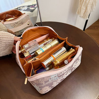 Nouvelle trousse de toilette élégante de style chinois brodée avec fermeture éclair, sac cosmétique portable pour femmes, grande capacité pour le rangement, livraison directe