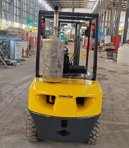 Montacargas Komatsu FD30 de Segunda Mano, Diésel, 3 Toneladas, Asiento Manual, Tracción 4x4, Neumáticos Sólidos, Altura de Elevación 6m, 1 Año de Garantía - Product Image 5