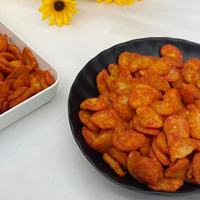 Kacang-kacangan pedas renyah, irisan kacang-kacangan sehat