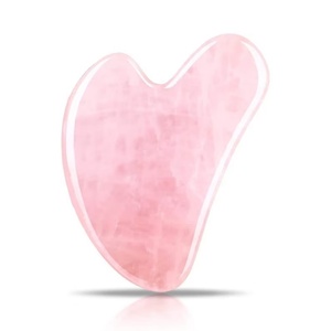Masseur facial doux en <span class=keywords><strong>quartz</strong></span> <span class=keywords><strong>rose</strong></span> pour le modelage du visage, <span class=keywords><strong>Gua</strong></span> <span class=keywords><strong>Sha</strong></span> portable mini en forme de cœur en <span class=keywords><strong>quartz</strong></span> <span class=keywords><strong>rose</strong></span>, outil de beauté et de soin personnel - Product Image 1