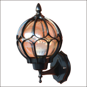 Applique murale extérieure LED en alliage d'aluminium, cage métallique noire, globe étanche, lumière de jardin 3500K blanc chaud, montage mural, intensité variable, garantie 10 ans - Product Image 3