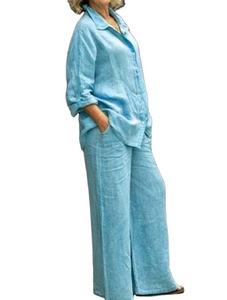 Completo <span class=keywords><strong>da</strong></span> <span class=keywords><strong>donna</strong></span> taglie forti casual con camicia ampia e pantaloni a vita alta, tinta unita con bottoni decorativi, lunghezza corta, vestibilità aderente, anti-pilling, per l'autunno - Product Image 1