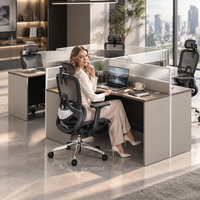 Poste de travail modulaire 4 personnes en forme de cube, cloison de bureau pour personnel, bureau en bois pour centre d'appels, mobilier de bureau commercial