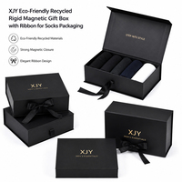 Boîte cadeau magnétique rigide écologique recyclée XJY avec ruban pour l'emballage des chaussettes