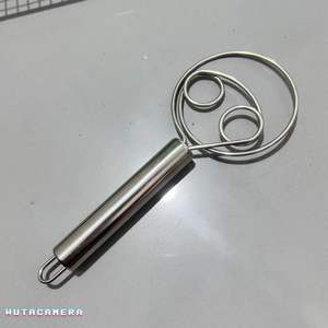 Herramienta de amasado en espiral de acero inoxidable para uso en panadería - Product Image 1