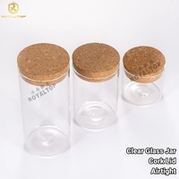 Vente en gros de salières en céramique blanche et en verre transparent Mini pot à épices Contenant d'assaisonnement avec couvercle en liège