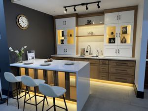 Shaker RTA de haute qualité Armoires de cuisine Design moderne personnalisé Finition laquée blanche Appartements durables Charnière incluse Acrylique - Product Image 2