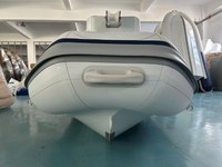 Bateau pneumatique à coque en aluminium UT350 Achilles Hypalon 350 cm avec support d'ancrage