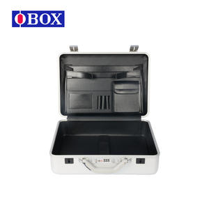 กระเป๋าเอกสารอลูมิเนียมอัลลอยด์ Obox ขนาด 16 นิ้ว สีเงิน พร้อมหูหิ้วและล้อ สำหรับใช้ในสำนักงาน - Product Image 4