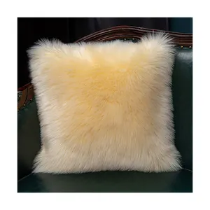 Les fabricants chinois vendent de grandes quantités de fourrure artificielle duveteuse épaisse à poils longs, tissu en peluche, housse de coussin - Product Image 1