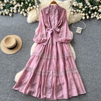 Robe longue élégante pour femmes WIWT, rouge, avec empiècements en dentelle, coupe trapèze, col montant, manches lanternes, ceinture, robe de soirée décontractée pour femmes