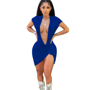 Fabricantes de ropa de mujer <span class=keywords><strong>2022</strong></span> Mini vestido liso con cuello en V profundo logotipo personalizado vestido de verano Color sólido moda Sexy vestido - Product Image 1