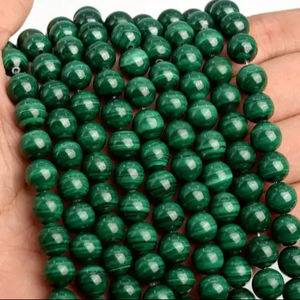 Vente en gros de perles de pierres précieuses en malachite verte véritable de 8mm Chaîne de haute qualité Quartz sculpté Amour Feng Shui Bijoux de décoration pour la maison - Product Image 1
