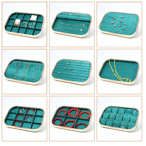 Plateau à bijoux en velours personnalisable AURORA avec logo sur mesure, design léger, livraison rapide pour l'affichage des bagues/boucles d'oreilles - Product Image 2