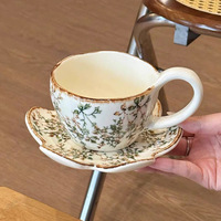Ensemble tasse et soucoupe à café en céramique à motif floral nordique rétro, design vintage de luxe léger, cadeau idéal pour les couples pour le thé de l'après-midi