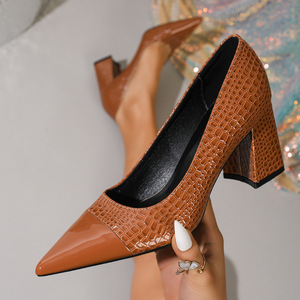 <span class=keywords><strong>Zapatos</strong></span> de Tacón Cuadrado Xuanhui para Mujer, Estilo Coreano, de Alta Calidad, en <span class=keywords><strong>Charol</strong></span>, con Combinación de Colores, Cómodos, de Punta Puntiaguda y Sin Cordones - Product Image 4