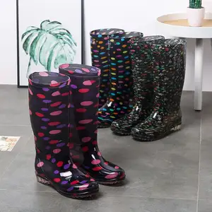 Lange Günstige Gummi Schuh Für Frau Design Ihre Eigenen Rot Transparent Regen Stiefel