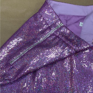 OEM su misura donna scintillante <span class=keywords><strong>gonna</strong></span> piena di paillettes <span class=keywords><strong>con</strong></span> Zip a vita alta Glitter viola gonne corte a pieghe Sexy <span class=keywords><strong>con</strong></span> pantaloncini interni - Product Image 6