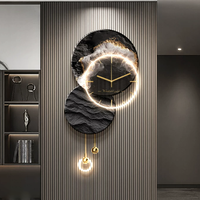 Reloj de Pared de Lujo con Efecto Mármol Negro y Luces LED - Reloj de Cuarzo Moderno y Silencioso con Péndulo, Ideal para la Sala de Estar